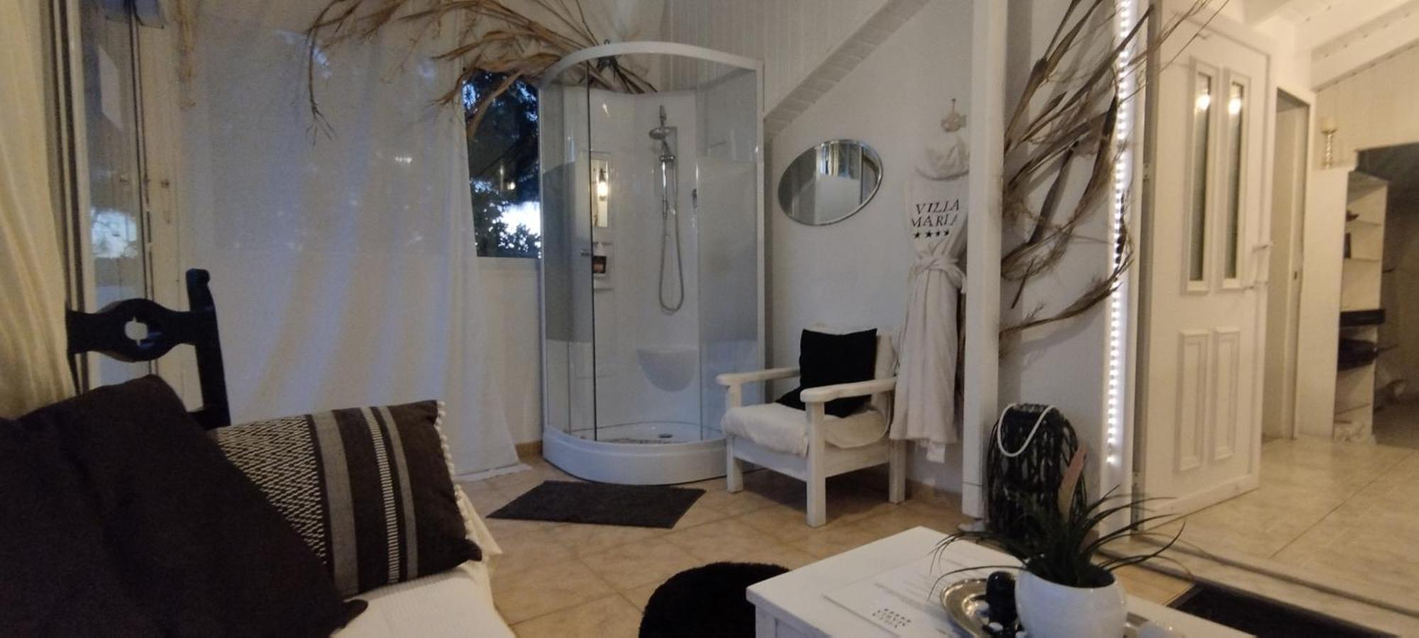 Maria Lagonissi - Private First Floor Villa