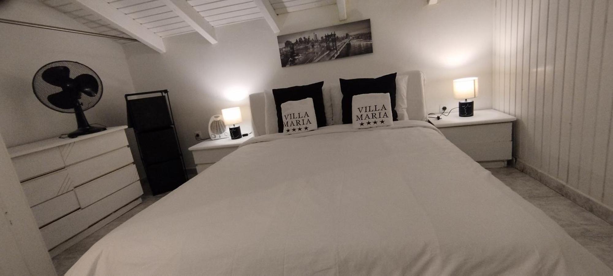 Villa Maria Lagonissi - Private First Floor Kalivia Thorikou